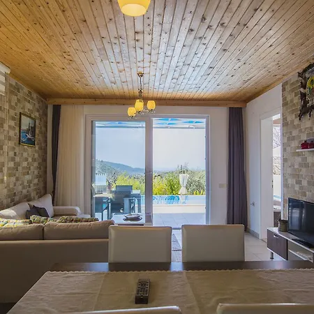 Sade Villa *